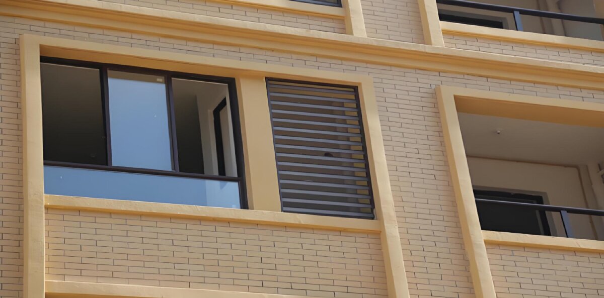 房屋外墻門窗滲水、開裂修繕！(圖1)